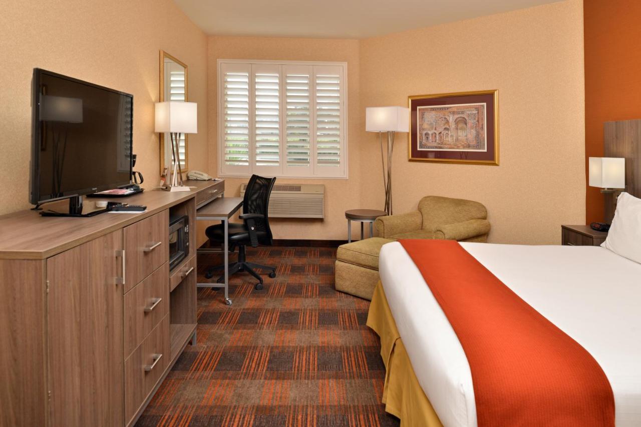 Holiday Inn Express & Suites Elk Grove Central - Hwy 99 By Ihg Ngoại thất bức ảnh