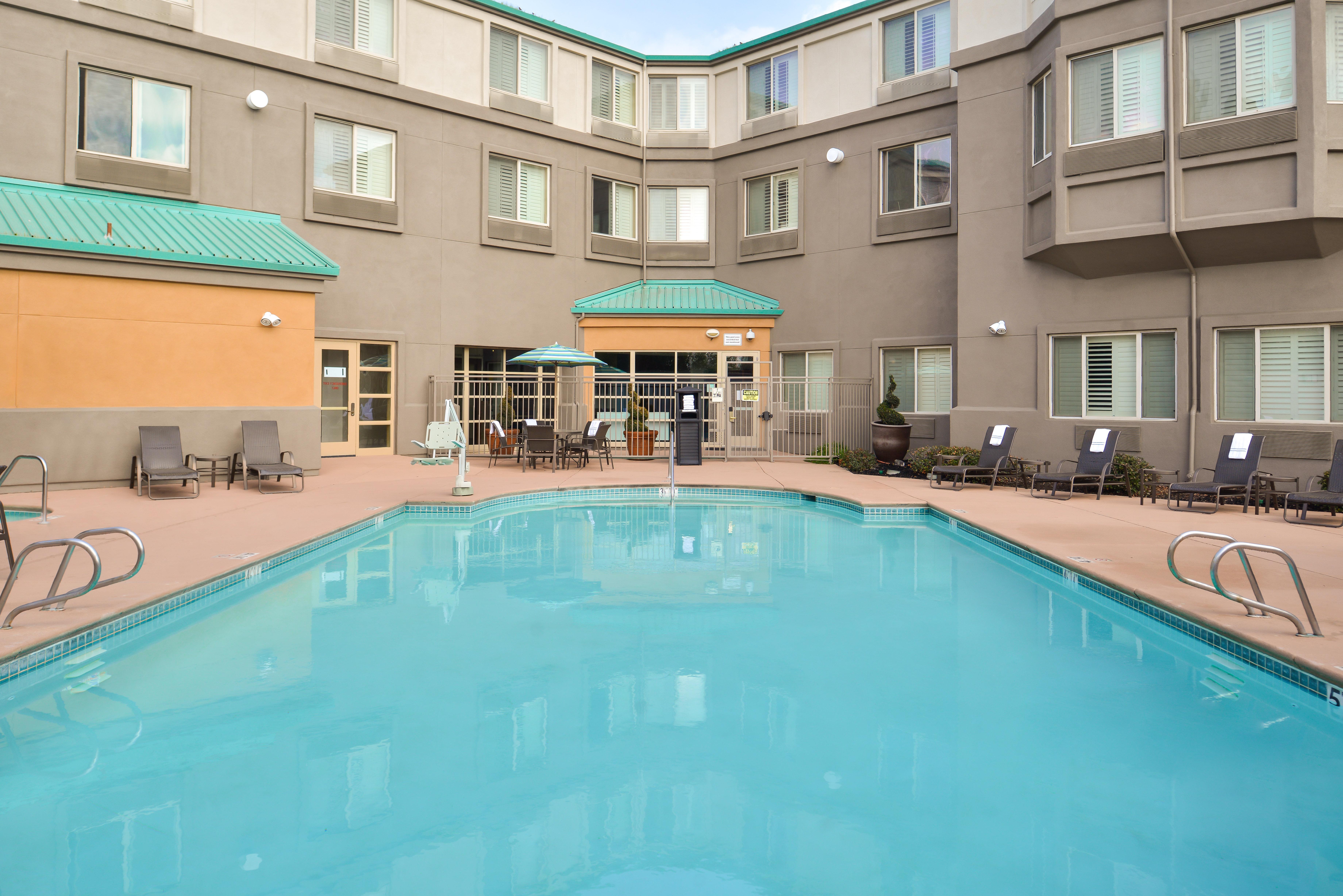 Holiday Inn Express & Suites Elk Grove Central - Hwy 99 By Ihg Ngoại thất bức ảnh