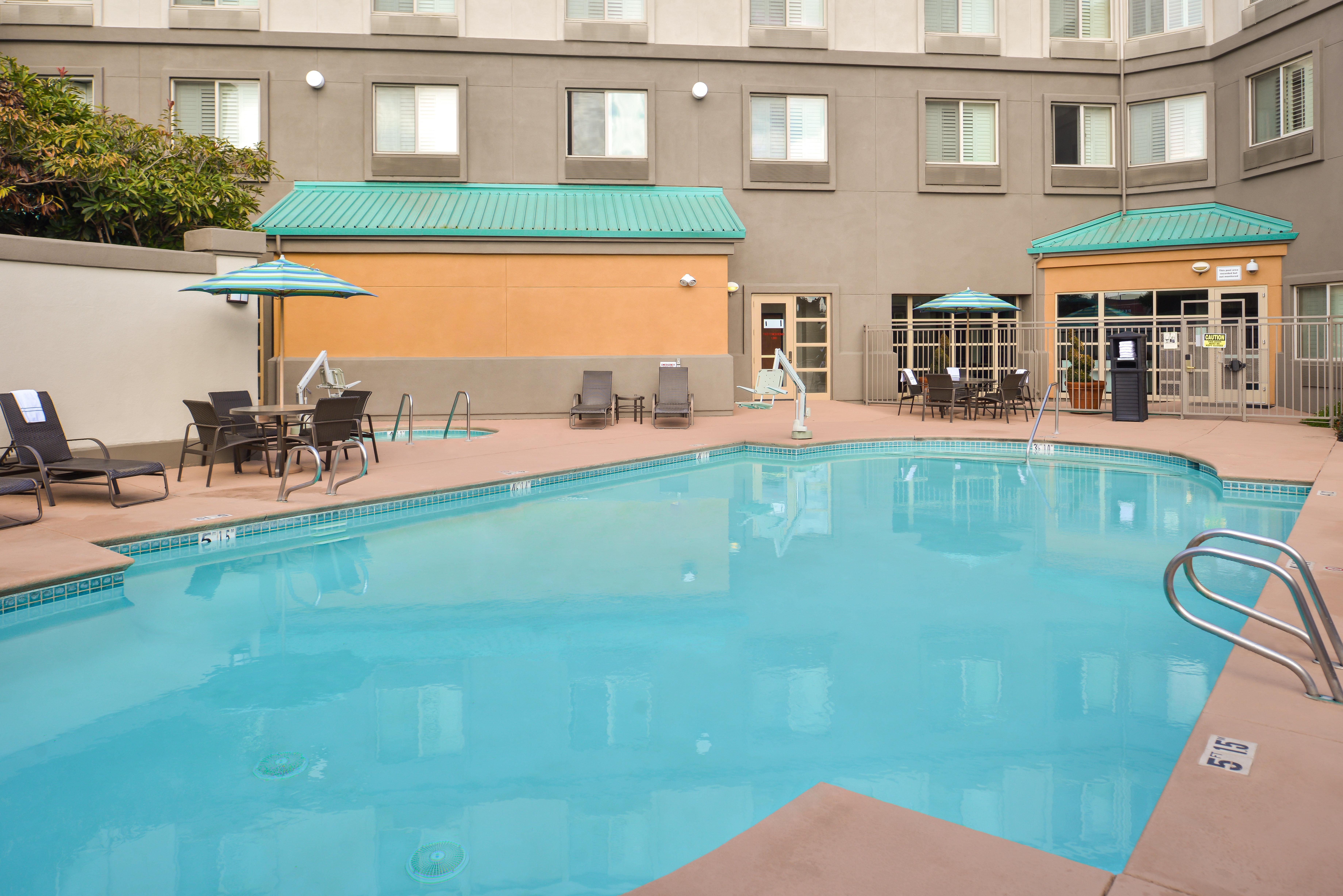 Holiday Inn Express & Suites Elk Grove Central - Hwy 99 By Ihg Ngoại thất bức ảnh