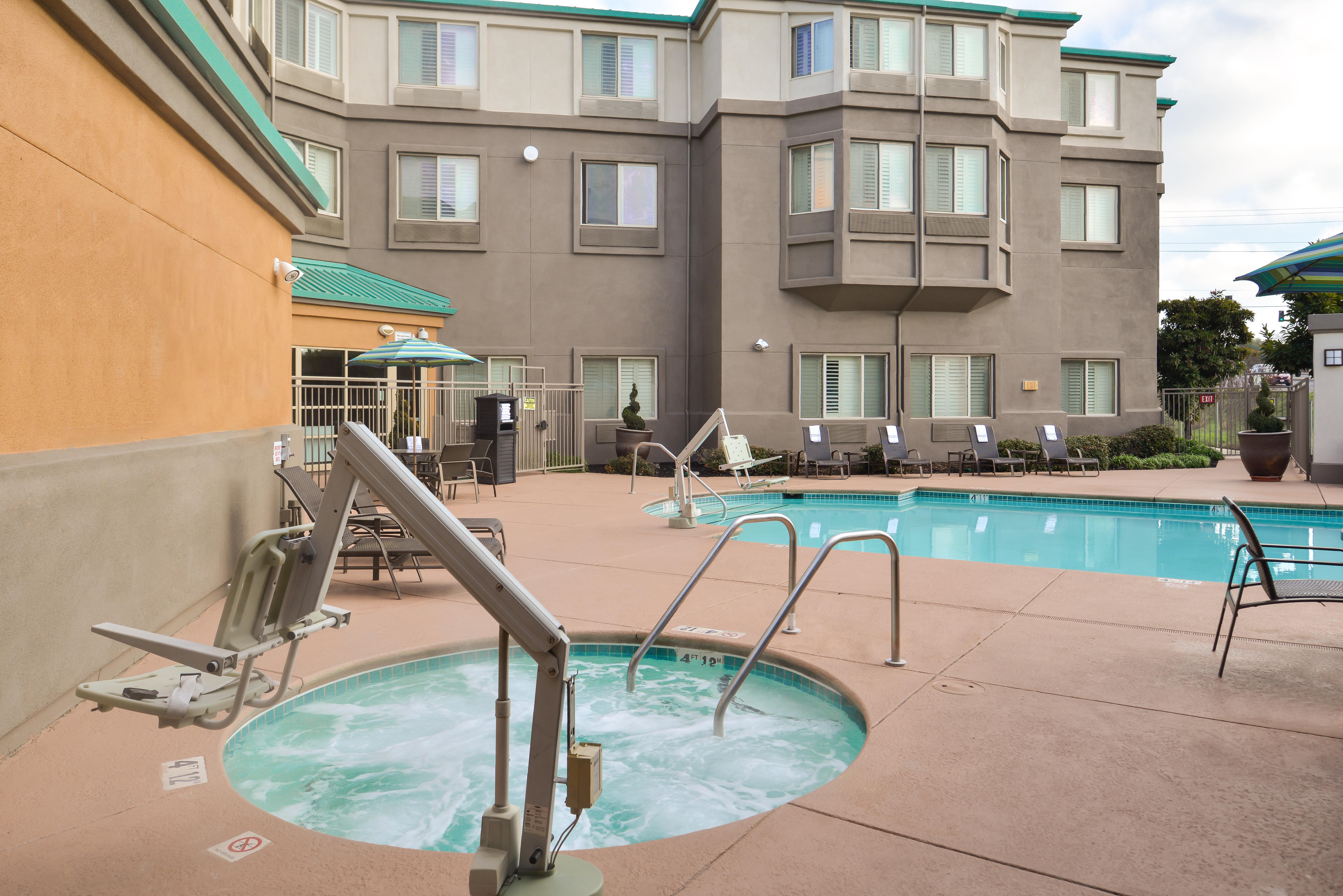 Holiday Inn Express & Suites Elk Grove Central - Hwy 99 By Ihg Ngoại thất bức ảnh